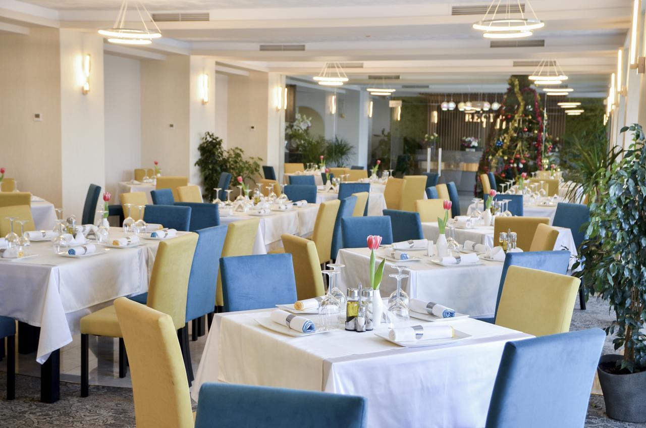 Hotel Afrodita -Vălenii de Munte Dış mekan fotoğraf