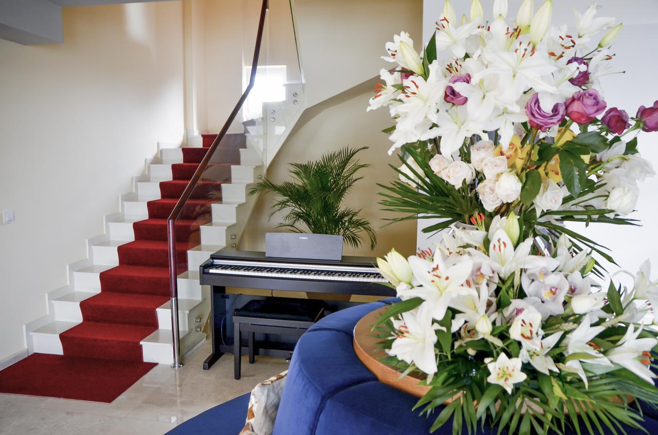 Hotel Afrodita -Vălenii de Munte Dış mekan fotoğraf