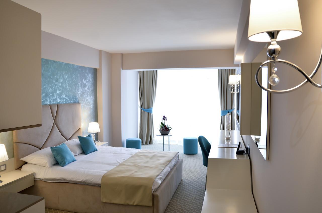 Hotel Afrodita -Vălenii de Munte Dış mekan fotoğraf