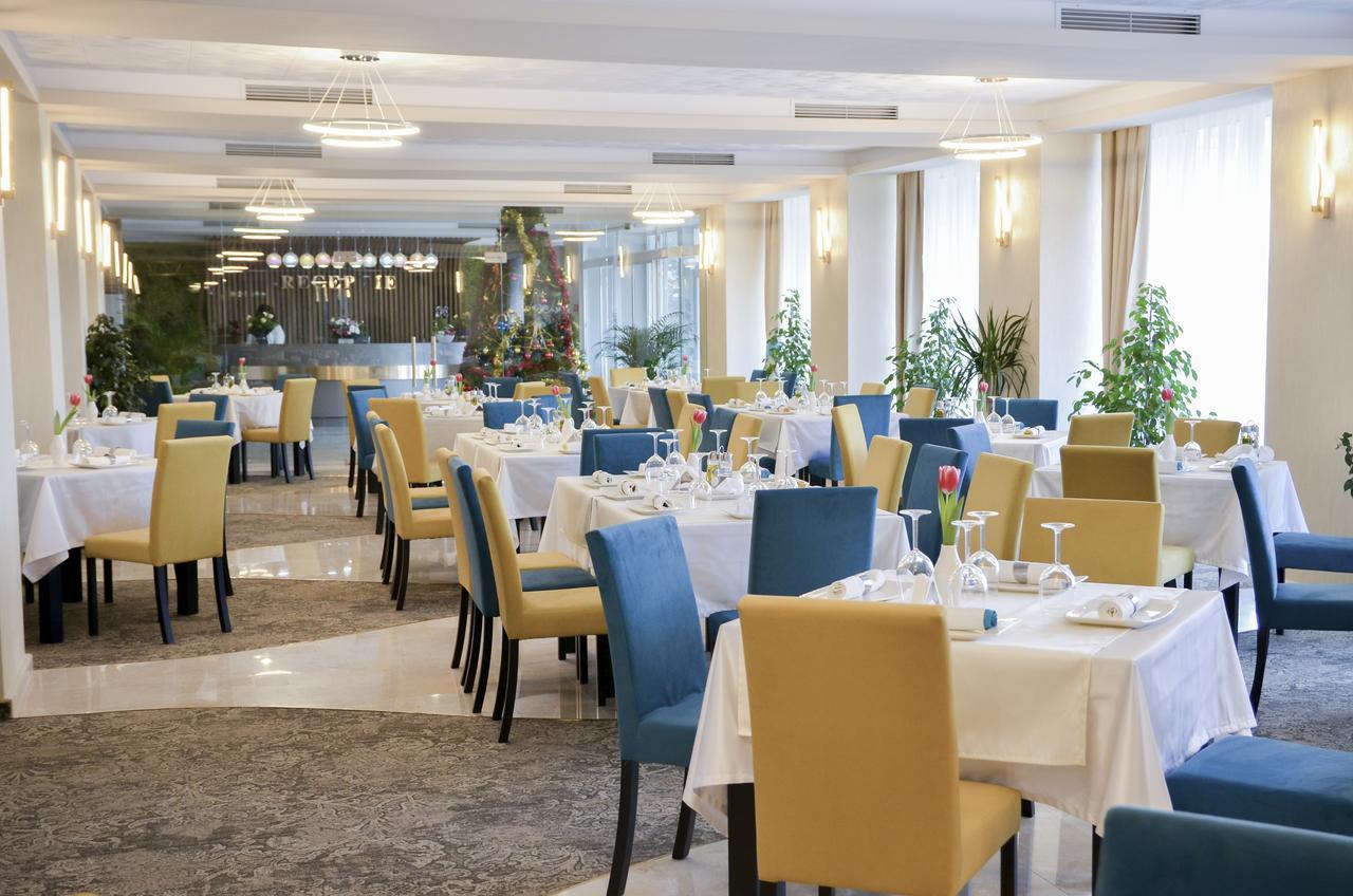 Hotel Afrodita -Vălenii de Munte Dış mekan fotoğraf